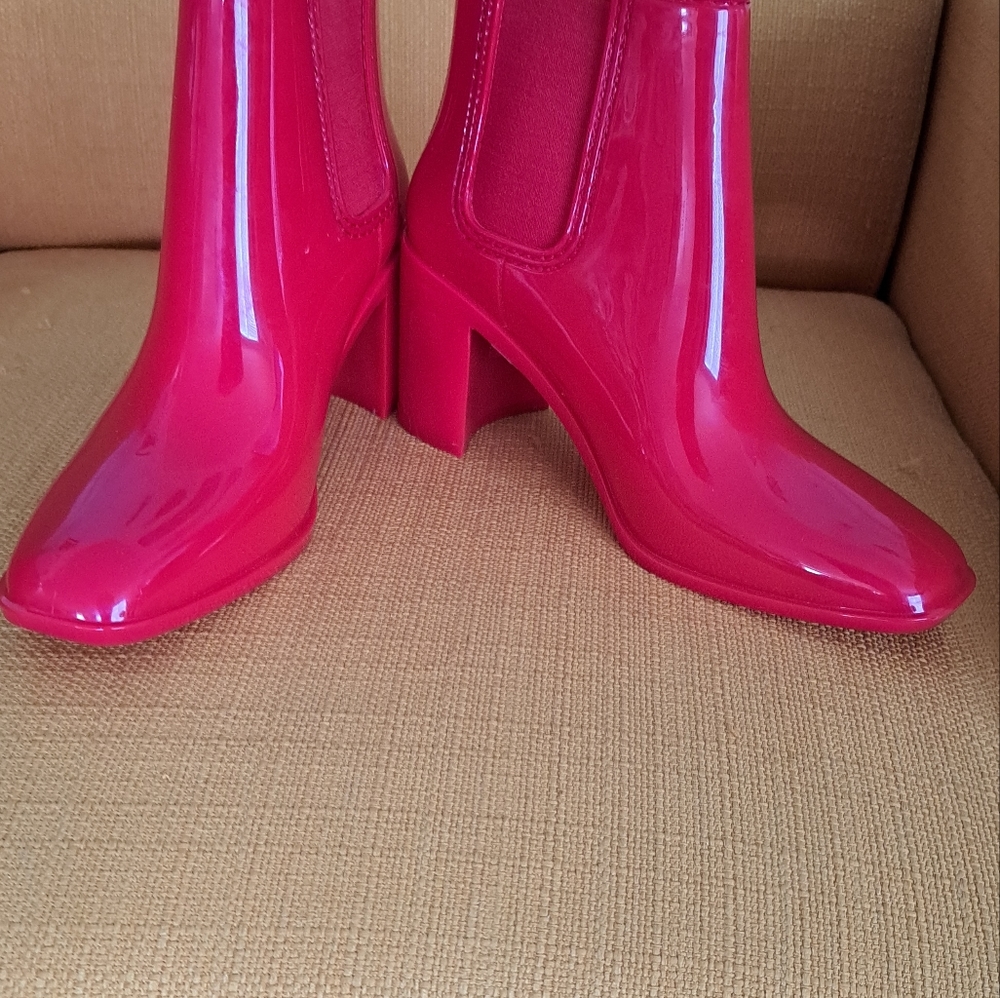 Jeffrey Campbell Red Chelsea rain boots  Size 9